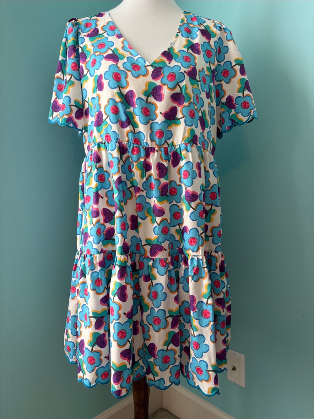 Jodifl Multi Floral Tiered V-Neck Dress Sz Med NWOT